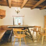 Teichwiesn Stube mit geräumigen Küchenbereich